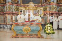 Holwyin Varaždin misa procesija svijeće molitva krunica (1) Holwyin Varaždin misa procesija svijeće molitva krunica (1)