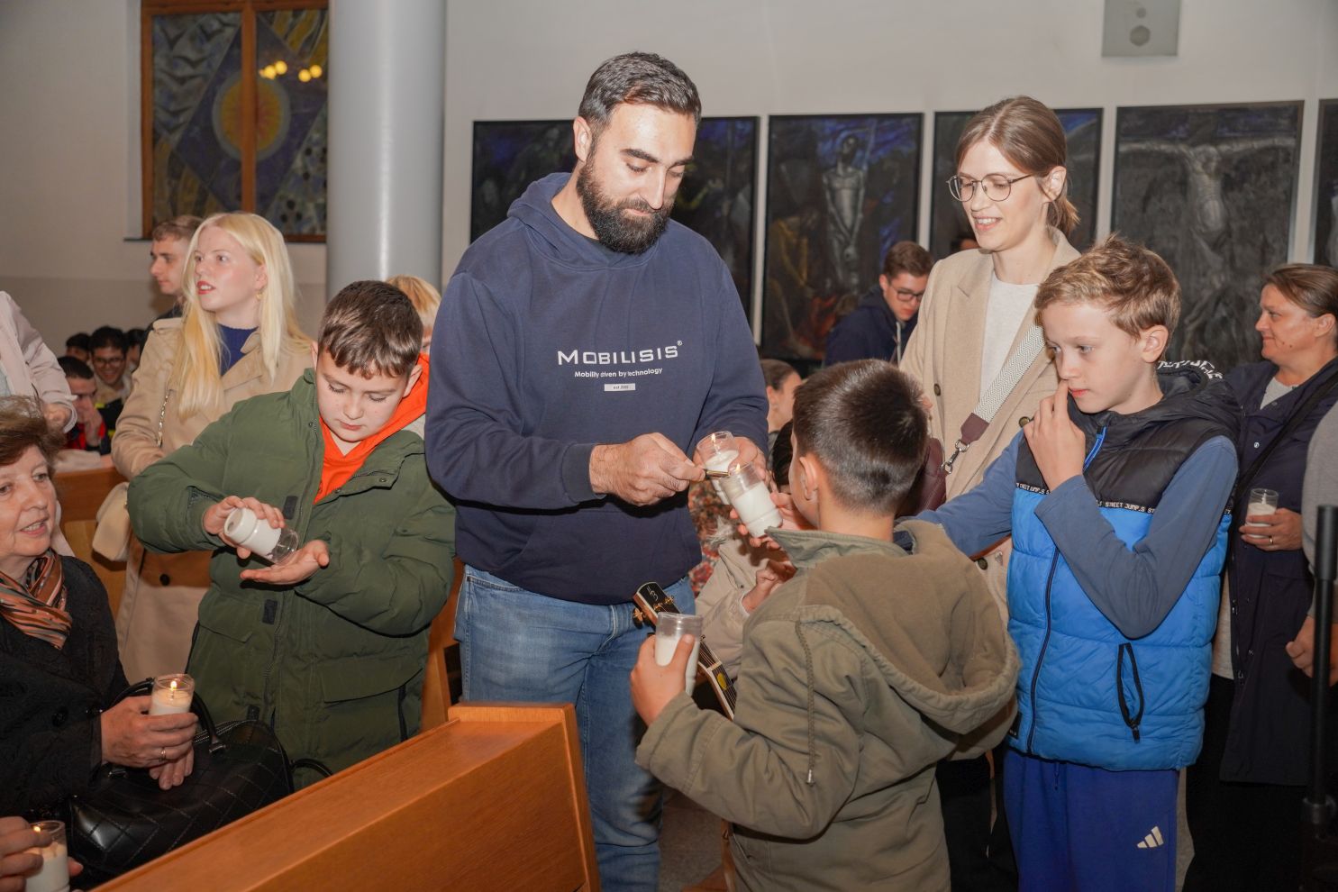 Holwyin Varaždin misa procesija svijeće molitva krunica (22) Holwyin Varaždin misa procesija svijeće molitva krunica (22)