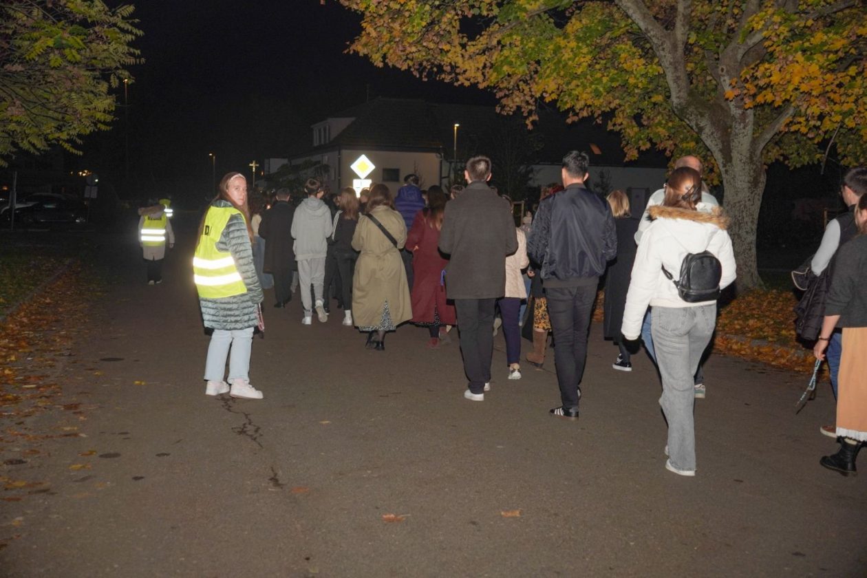 Holwyin Varaždin misa procesija svijeće molitva krunica (26)