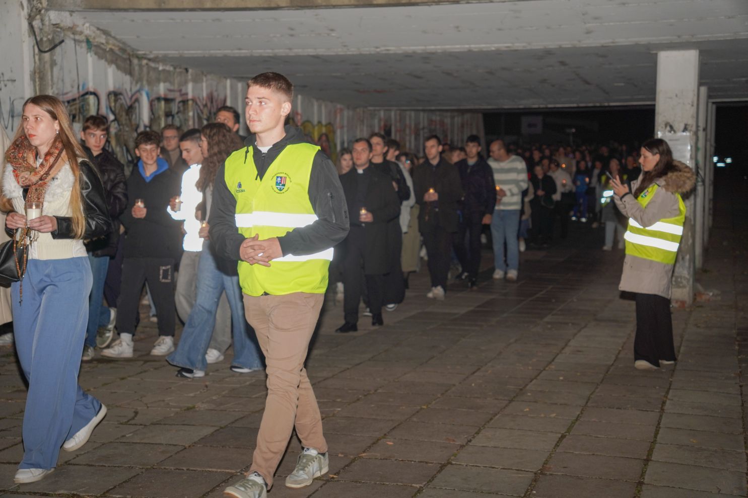 Holwyin Varaždin misa procesija svijeće molitva krunica (33) Holwyin Varaždin misa procesija svijeće molitva krunica (33)
