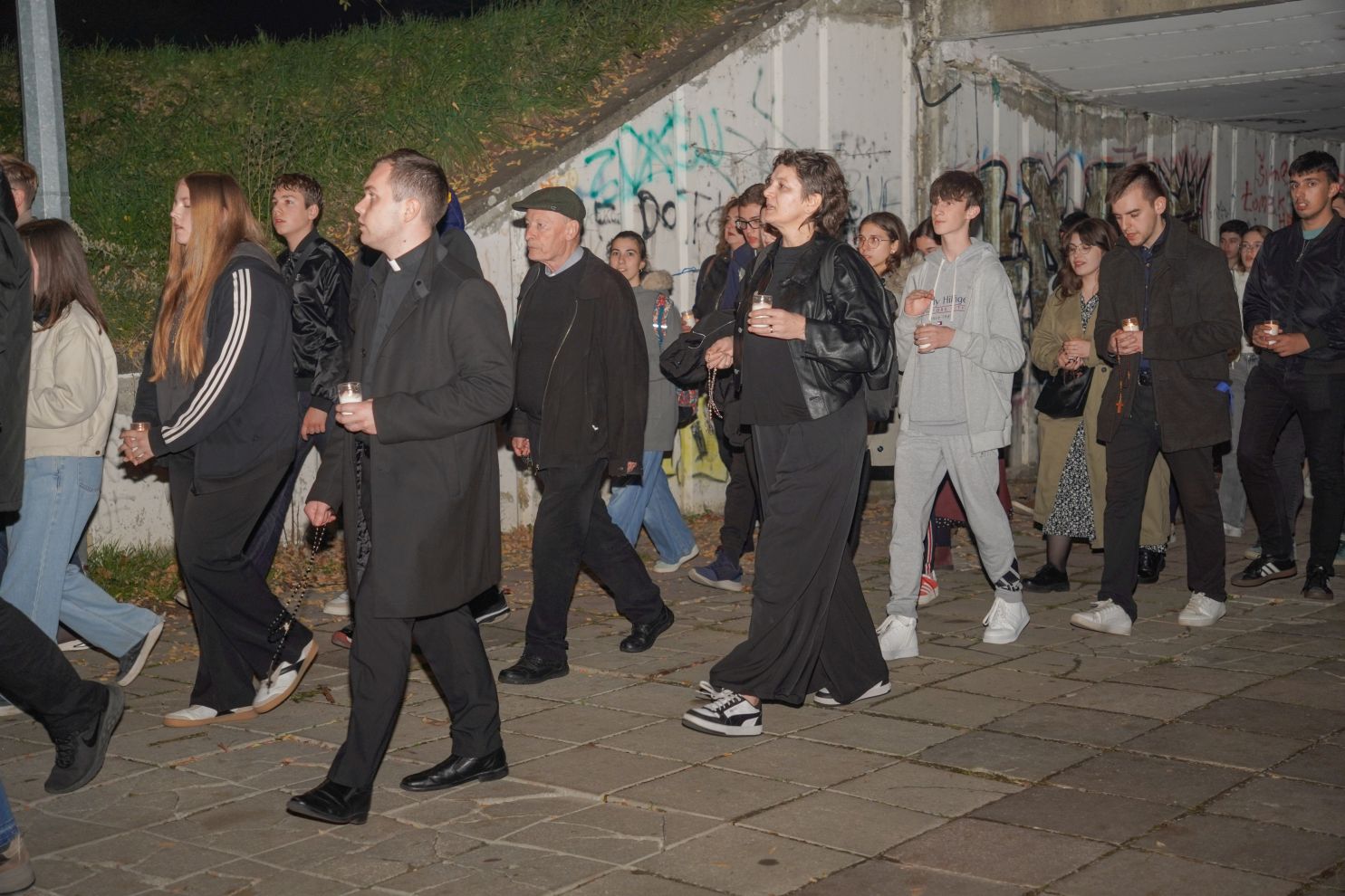 Holwyin Varaždin misa procesija svijeće molitva krunica (34) Holwyin Varaždin misa procesija svijeće molitva krunica (34)