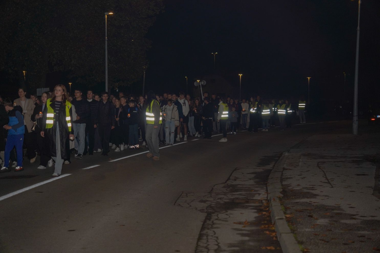 Holwyin Varaždin misa procesija svijeće molitva krunica (36) Holwyin Varaždin misa procesija svijeće molitva krunica (36)
