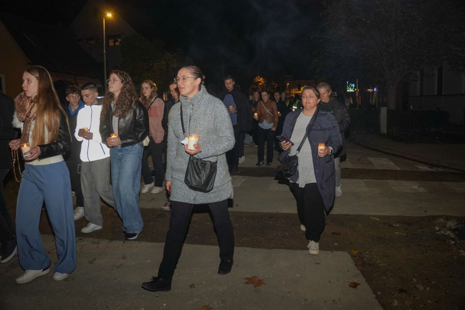 Holwyin Varaždin misa procesija svijeće molitva krunica (38) Holwyin Varaždin misa procesija svijeće molitva krunica (38)