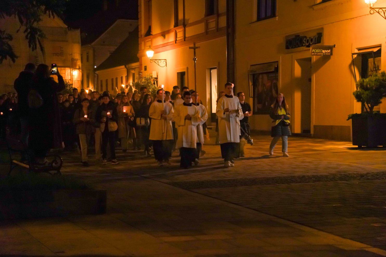 Holwyin Varaždin misa procesija svijeće molitva krunica (41) Holwyin Varaždin misa procesija svijeće molitva krunica (41)