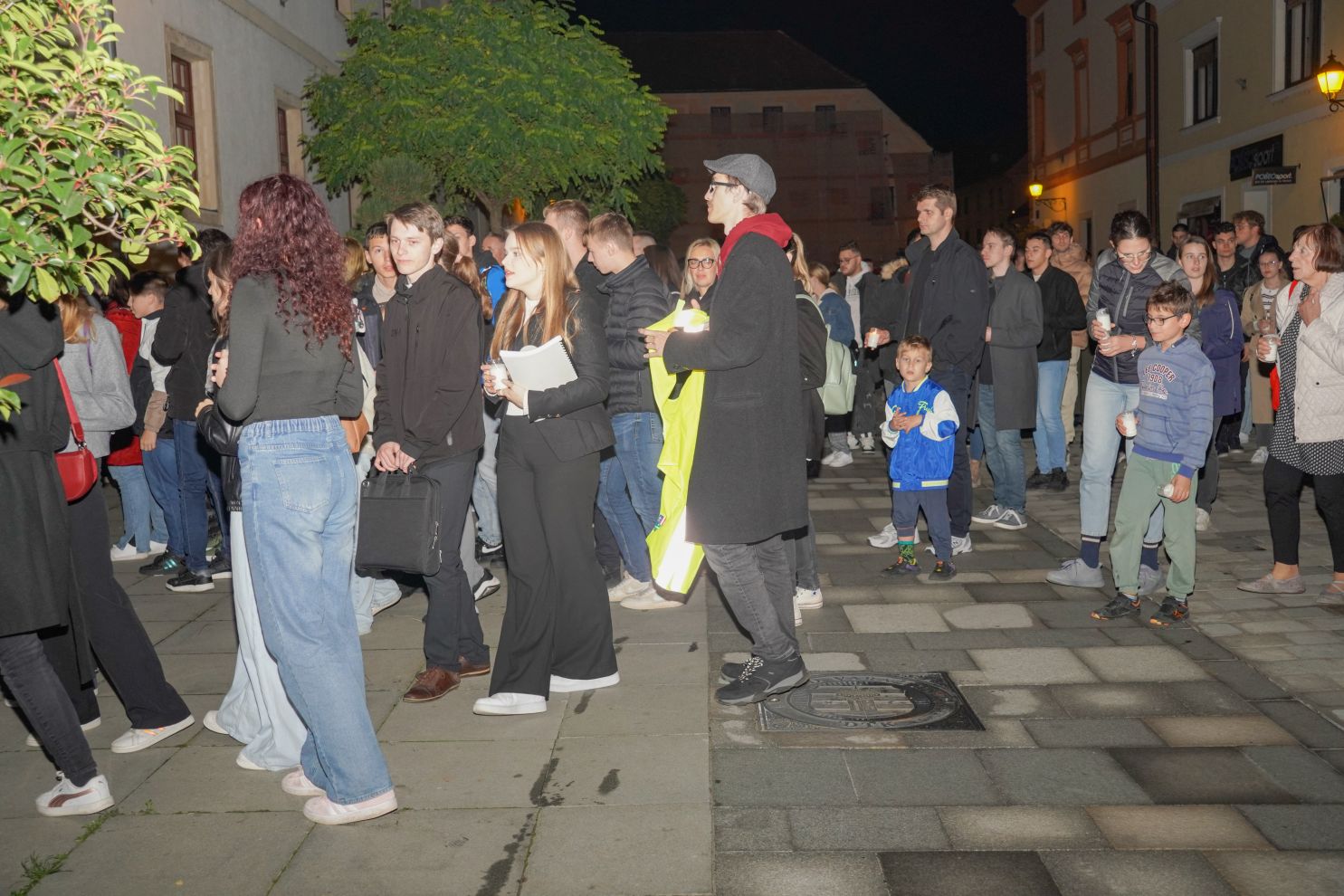 Holwyin Varaždin misa procesija svijeće molitva krunica (43) Holwyin Varaždin misa procesija svijeće molitva krunica (43)