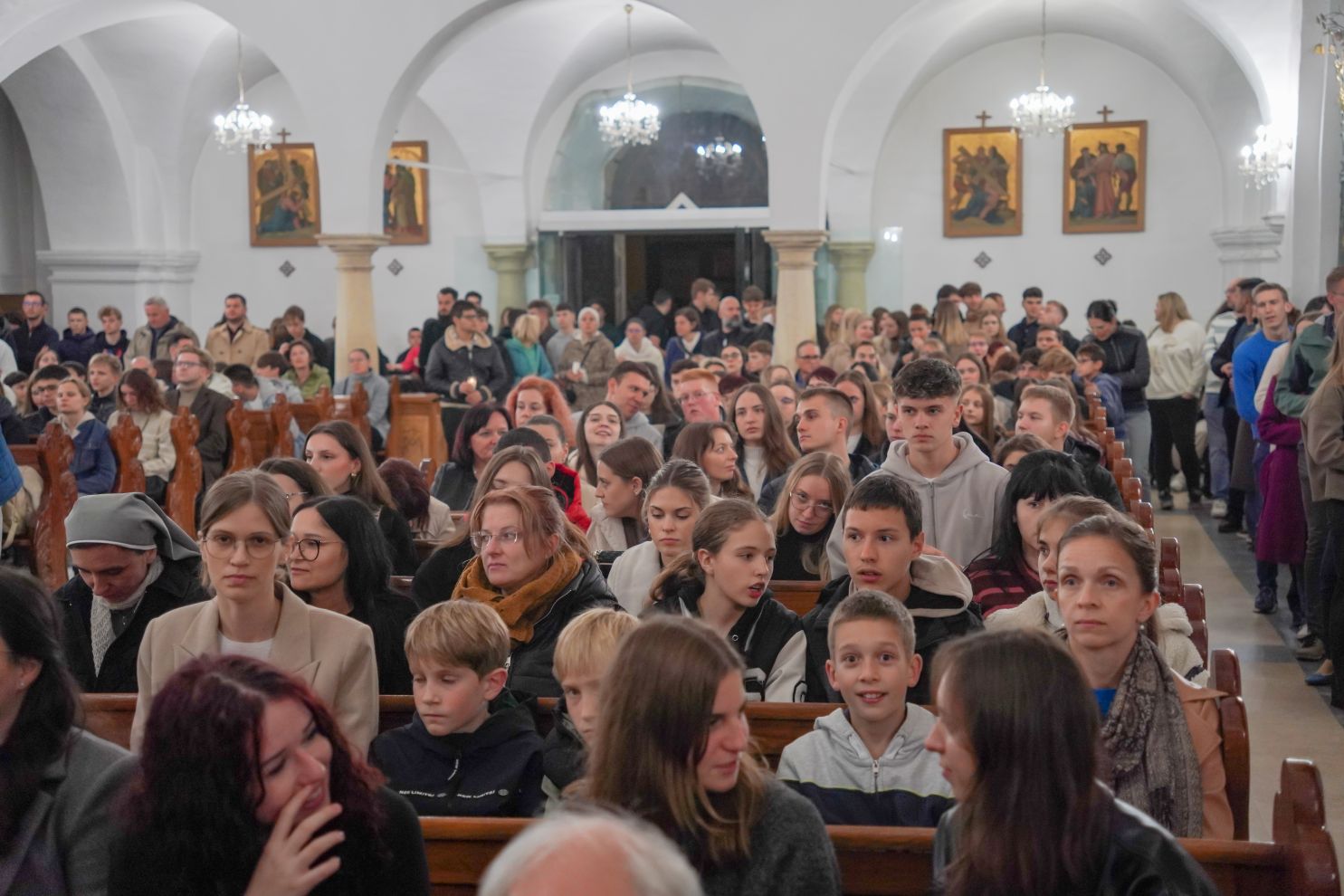 Holwyin Varaždin misa procesija svijeće molitva krunica (48) Holwyin Varaždin misa procesija svijeće molitva krunica (48)