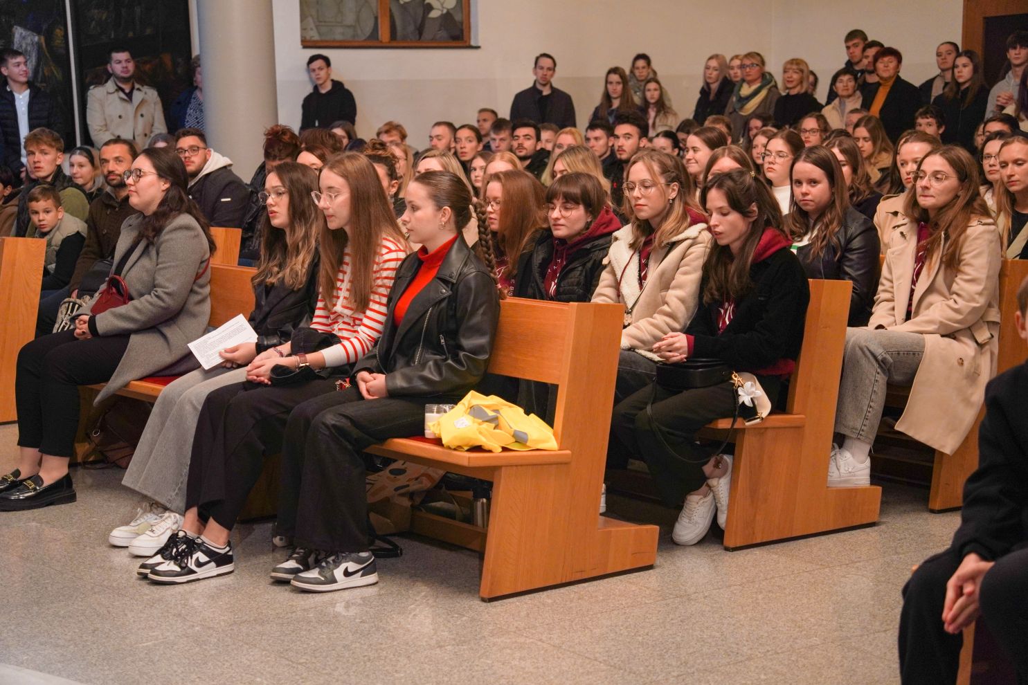Holwyin Varaždin misa procesija svijeće molitva krunica (6) Holwyin Varaždin misa procesija svijeće molitva krunica (6)