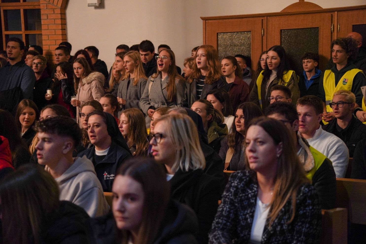 Holwyin Varaždin misa procesija svijeće molitva krunica (7) Holwyin Varaždin misa procesija svijeće molitva krunica (7)