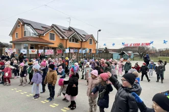 IMG-19f0833d6a63caf6bae856d3c53c3b03-V