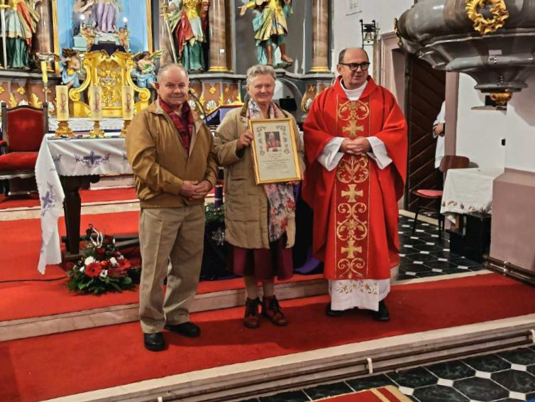 IMG-3c83a21dcd7ed6b2bea4ad699066531a-V