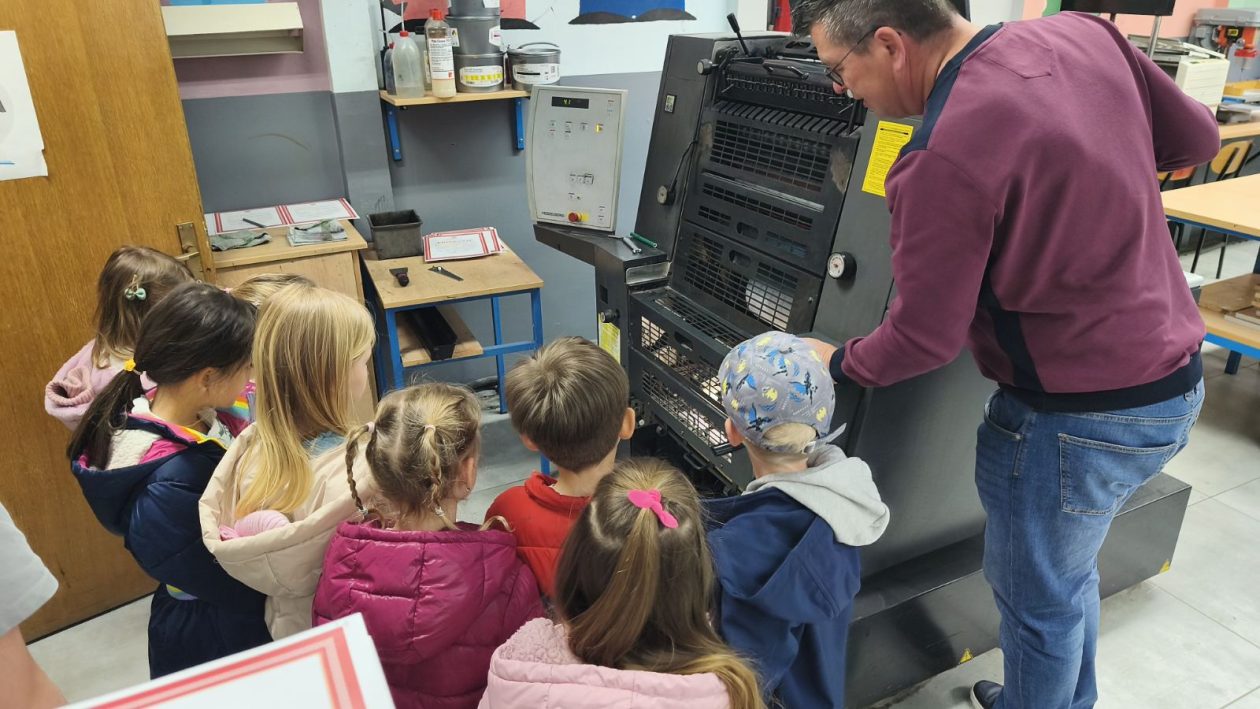 IMG-696942969524d9040279b786fd280d59-V