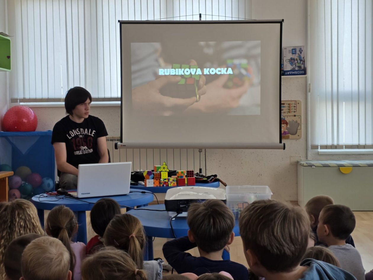 IMG-9e1305ab7767b57ecac9f643fe983560-V