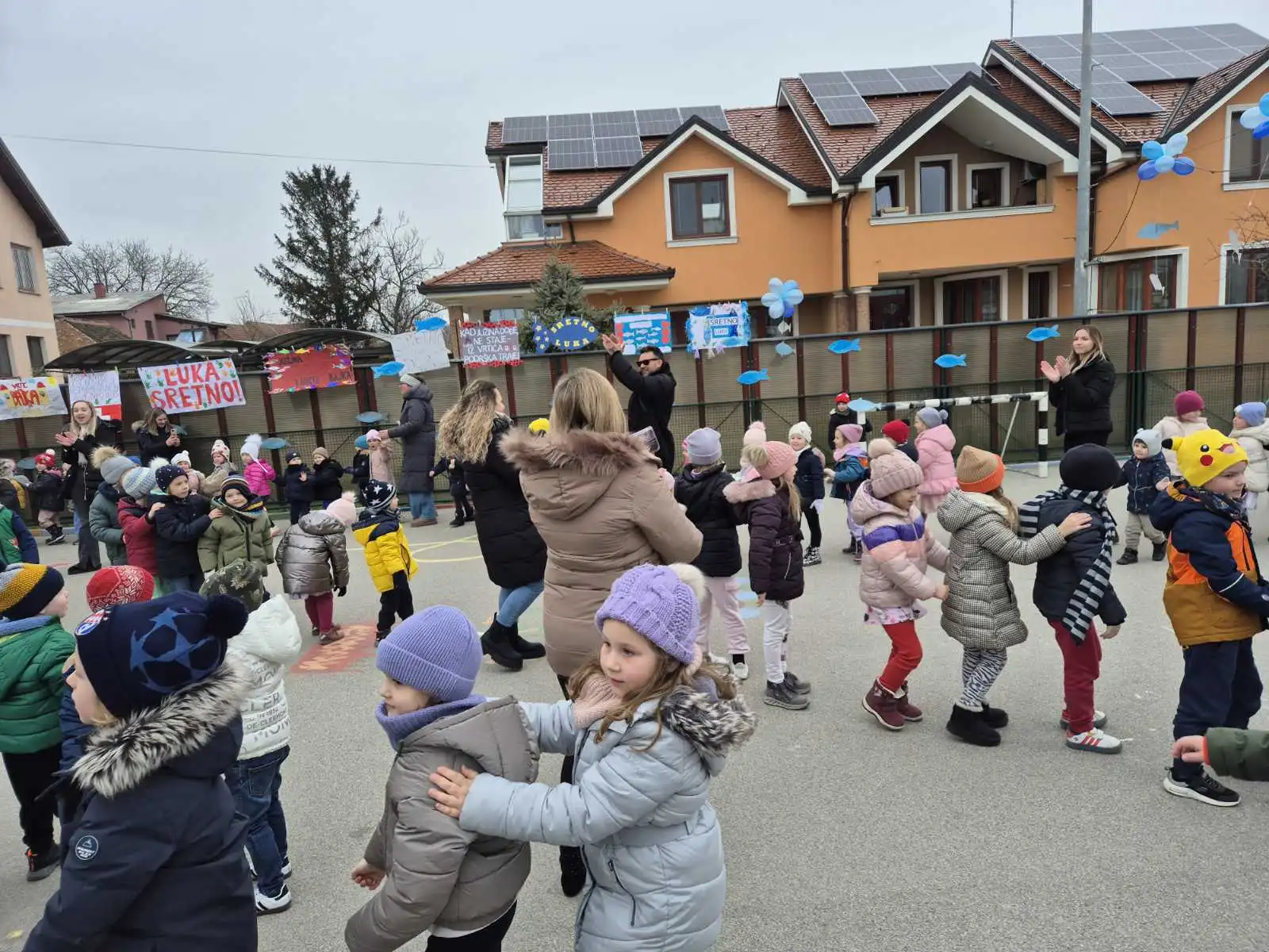 IMG-ba4fc736f969a879ab6fa51de15e4370-V