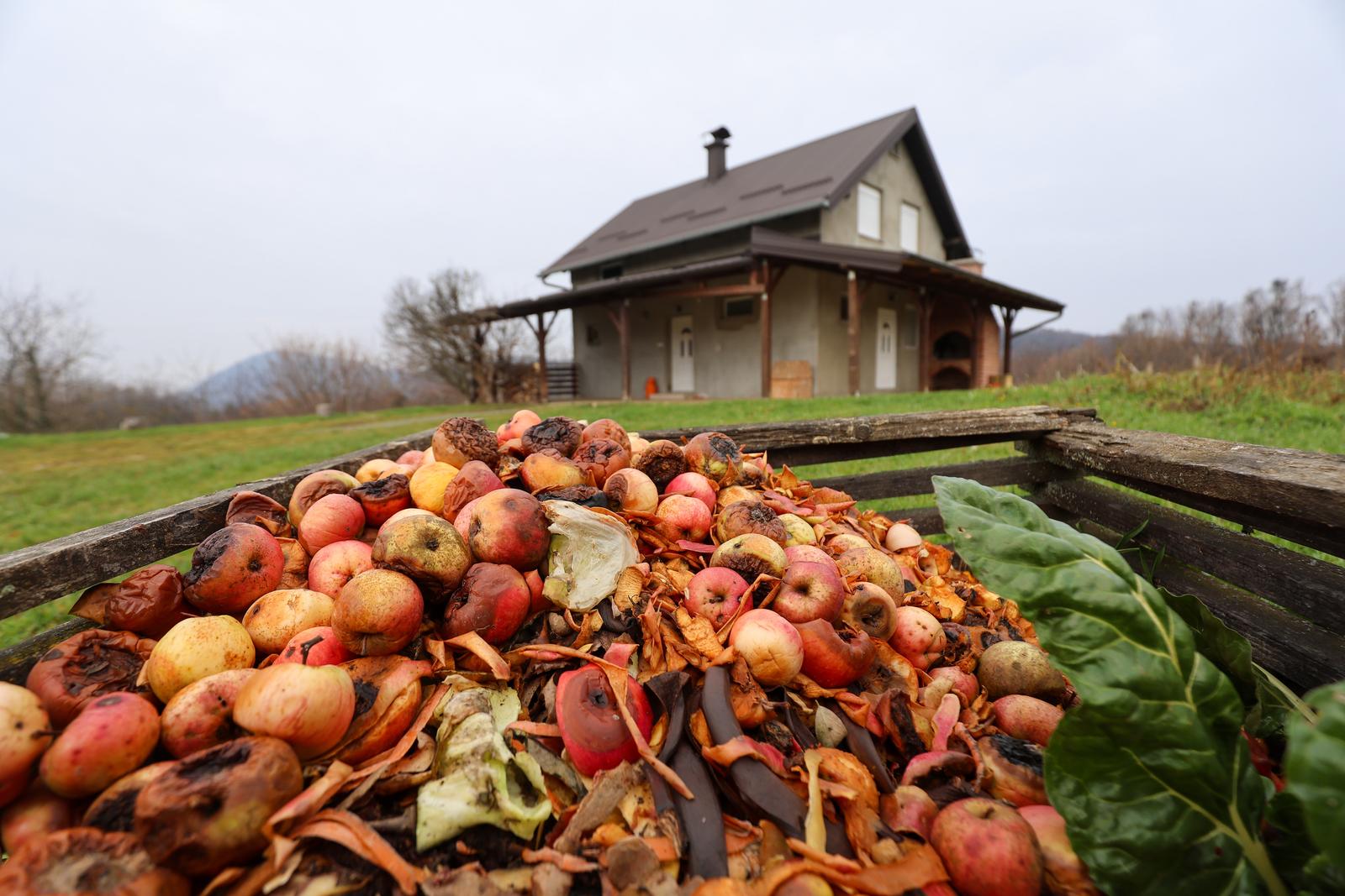 Ljubej Kalnički: Dan nakon stravičnog otkrića otkrivaju se detalji nezapamćenog zločina Ljubej Kalnički: Dan nakon stravičnog otkrića otkrivaju se detalji nezapamćenog zločina