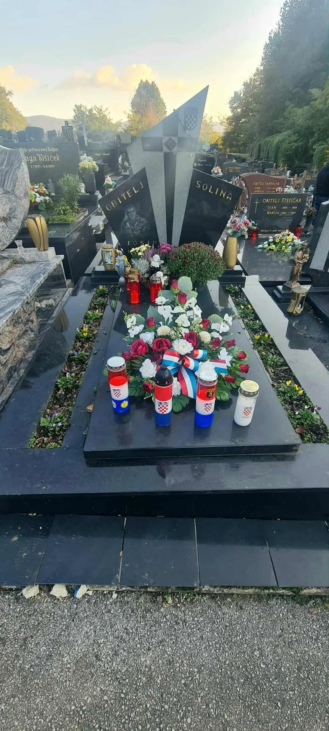 Memorijal krtanjek solina 1 – počast groblje 1 – Dražen Geček