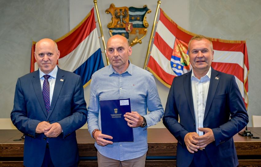 Ministar_Bacic_ugovori (51) Ministar_Bacic_ugovori (51)