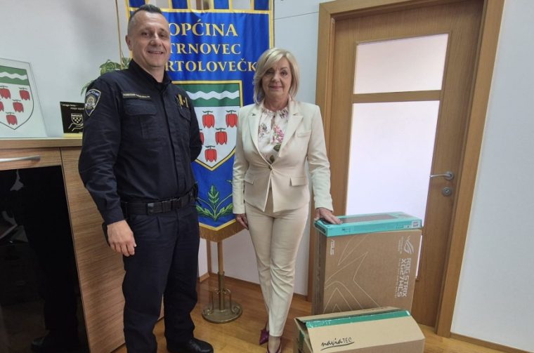 OTB, donacija računala (1)