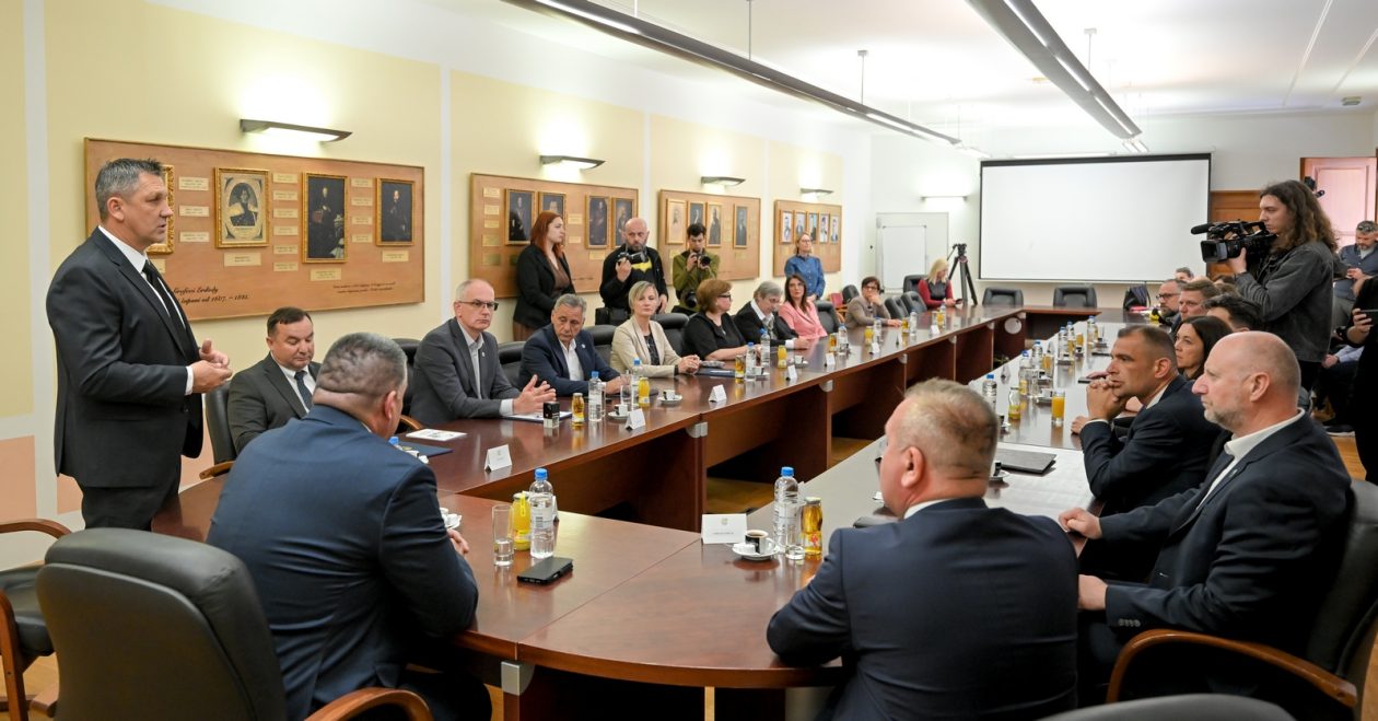 Obrtnici_potpisivanje_ugovora (14)