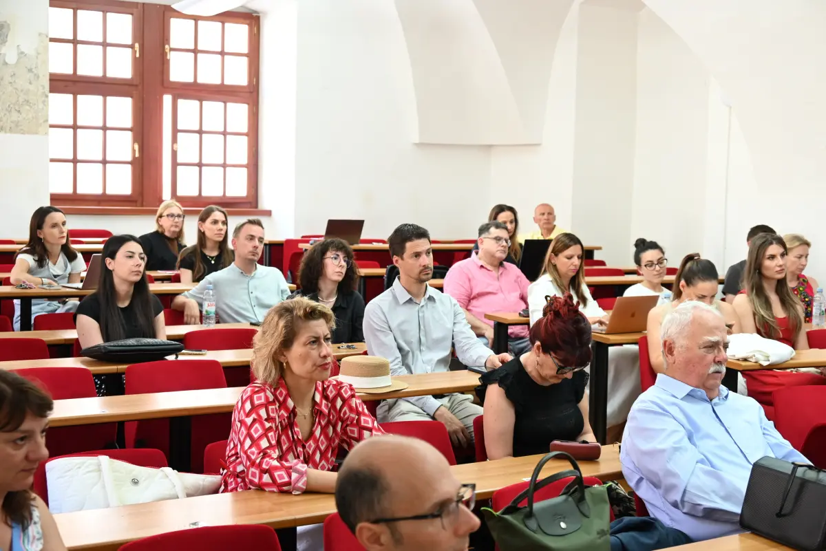 Okrugli stol – foi