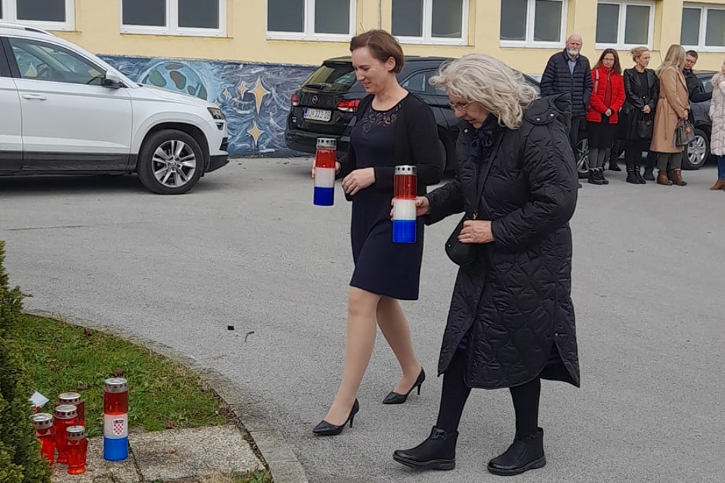 Osnovna škola Svibovec (1) Osnovna škola Svibovec (1)