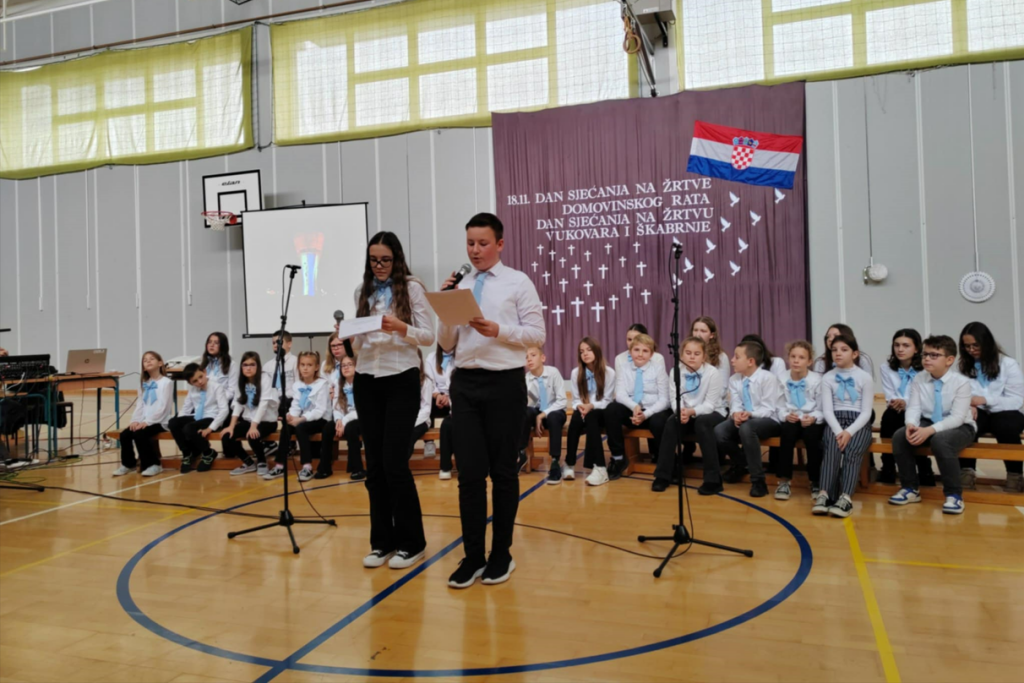 Osnovna škola Svibovec (5) Osnovna škola Svibovec (5)