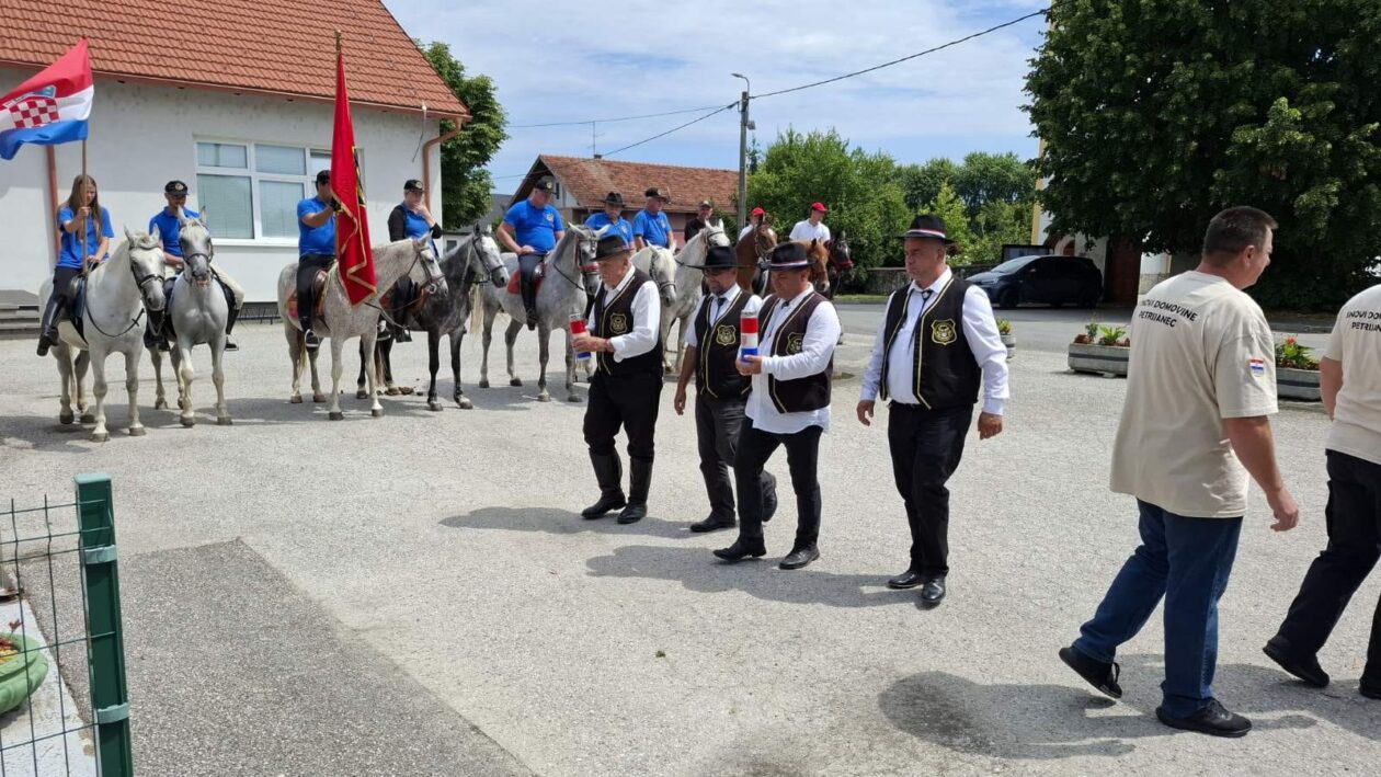 PHOTO-2025-08-02-16-40-47 PHOTO-2025-08-02-16-40-47