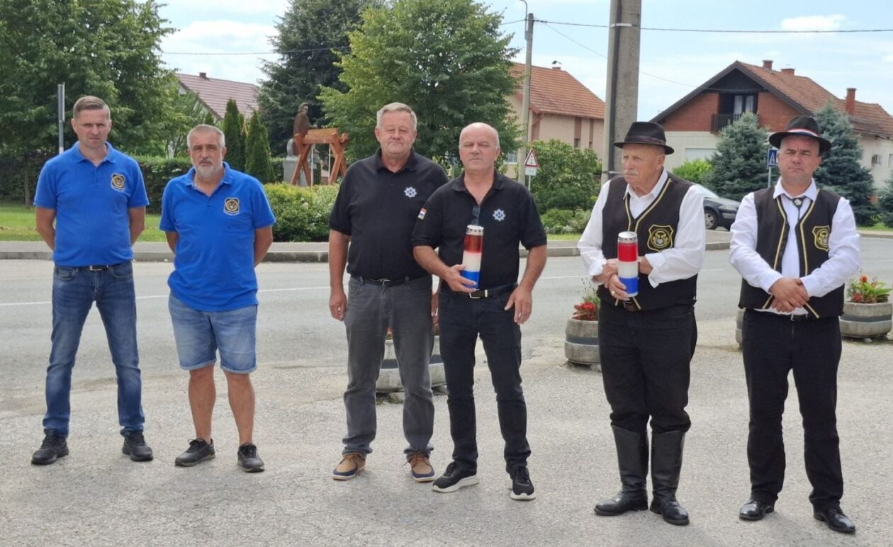 PHOTO-2025-08-02-16-40-49 (1) PHOTO-2025-08-02-16-40-49 (1)