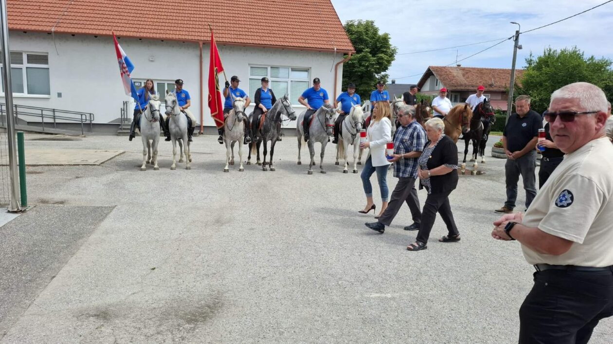 PHOTO-2025-08-02-16-40-49 PHOTO-2025-08-02-16-40-49