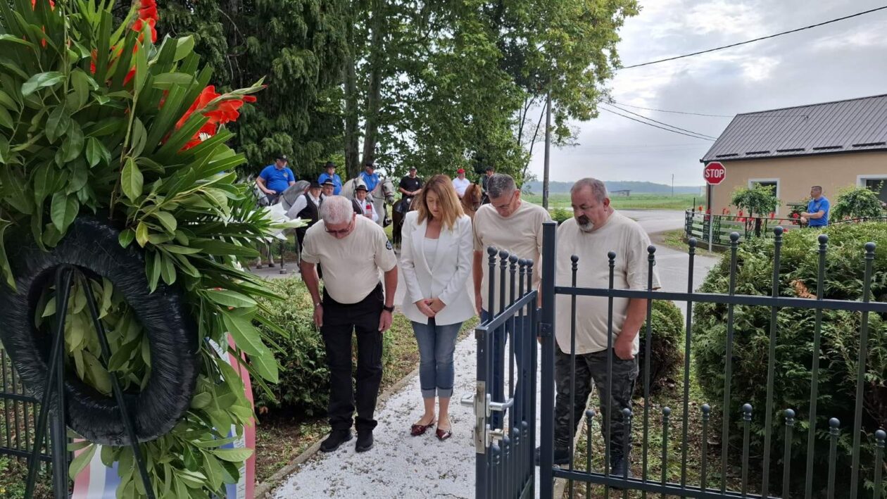 PHOTO-2025-08-02-16-40-50 (1) PHOTO-2025-08-02-16-40-50 (1)