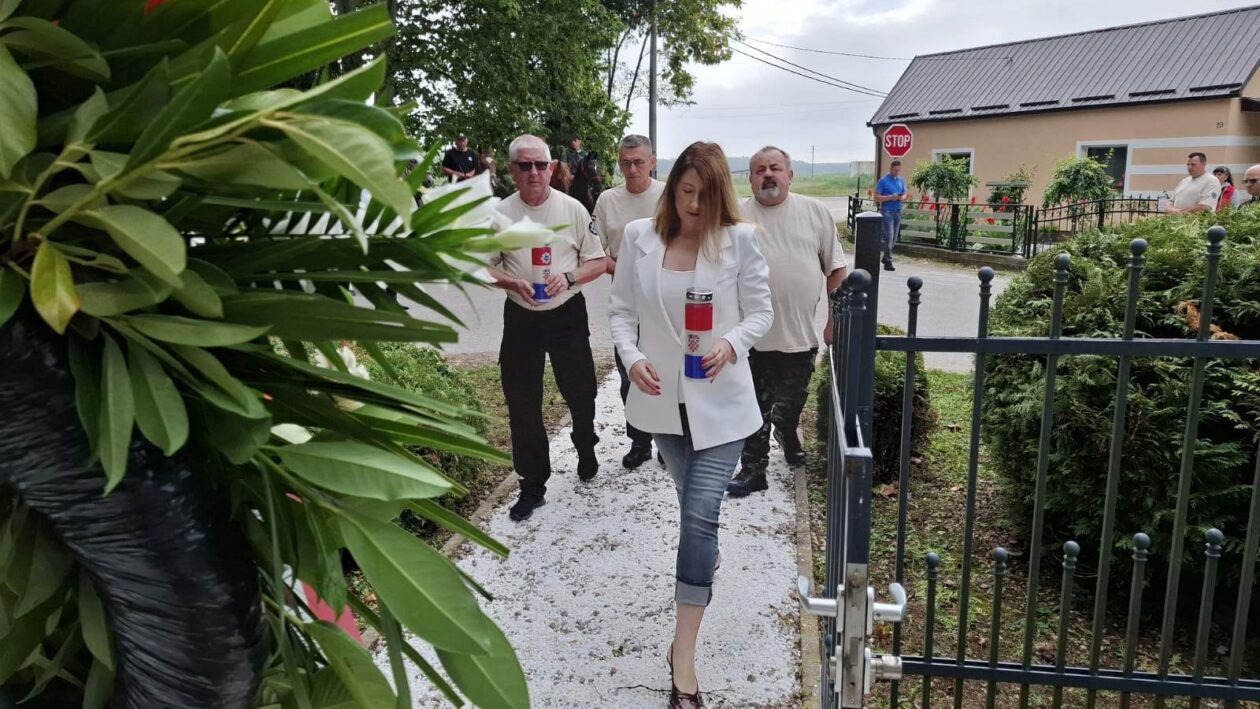 PHOTO-2025-08-02-16-40-51 (3) PHOTO-2025-08-02-16-40-51 (3)