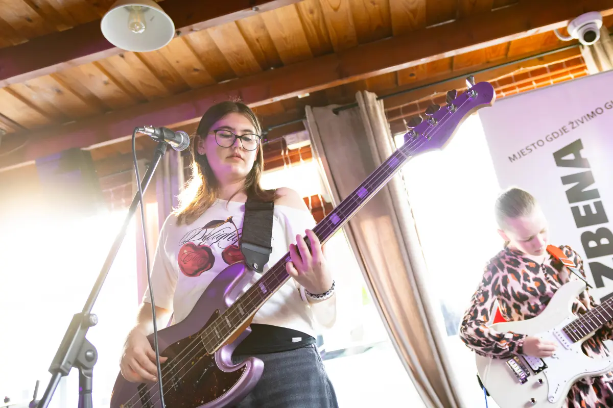 PICABIA1705-8926 – glazbena klinika