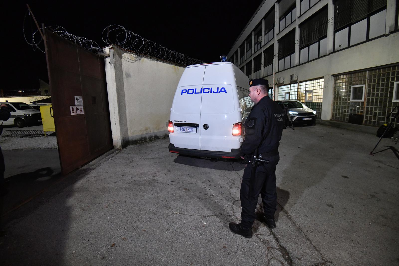 Varaždin: Interventna policija prepratila roditelje  u pritvor