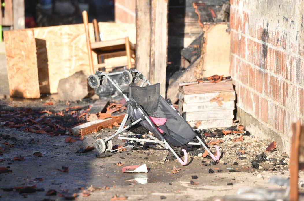 Troje djece poginulo u požaru u Kuršancu, žena i jedno dijete su u bolnici Troje djece poginulo u požaru u Kuršancu, žena i jedno dijete su u bolnici