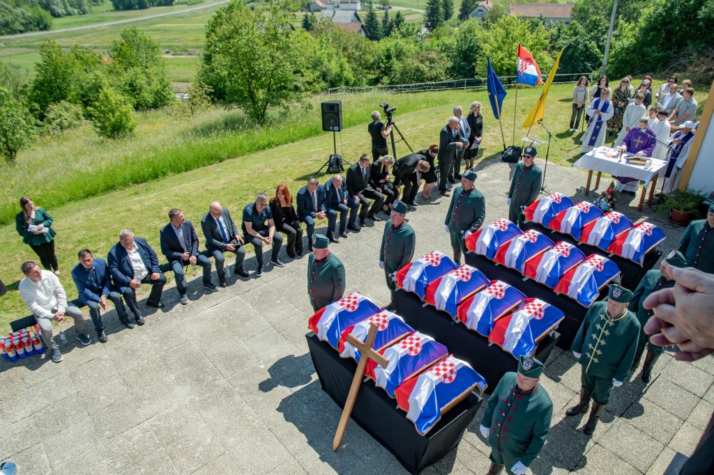 Pokop posmrtnih ostataka 36 žrtava, Možđenec (1)