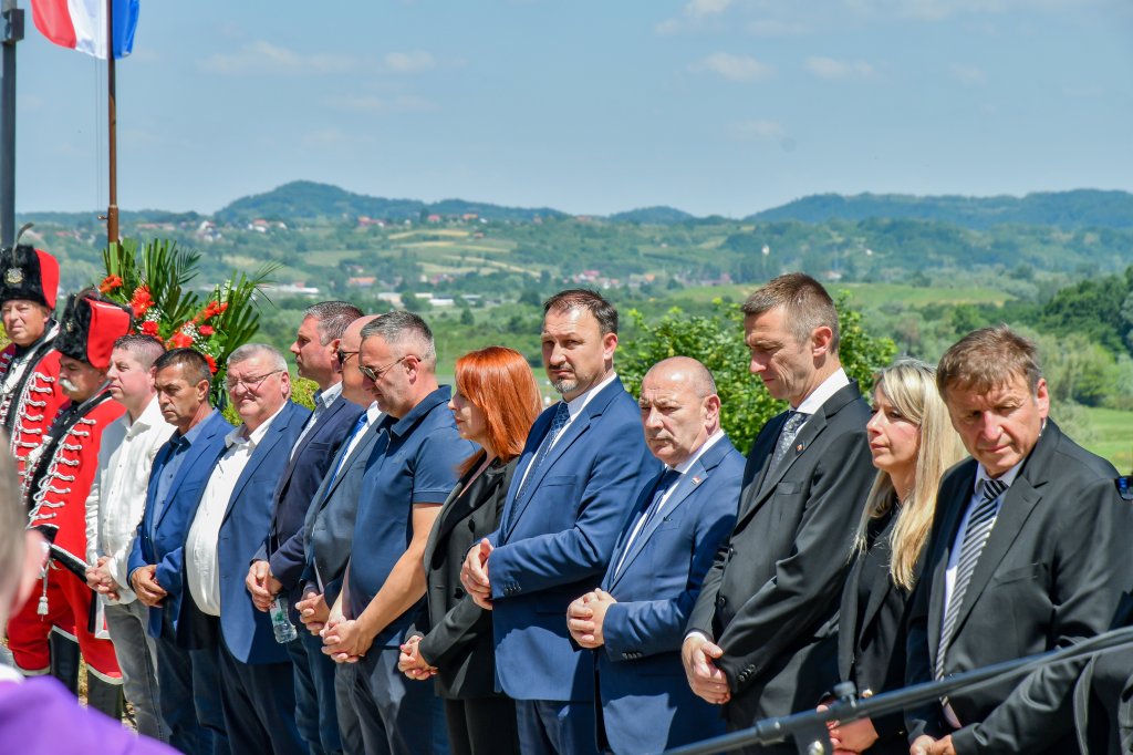 Pokop posmrtnih ostataka 36 žrtava, Možđenec (2)