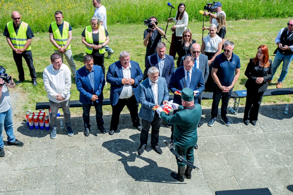 Pokop posmrtnih ostataka 36 žrtava, Možđenec (23)