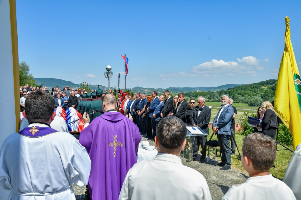 Pokop posmrtnih ostataka 36 žrtava, Možđenec (3)
