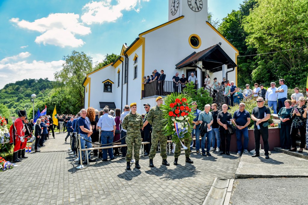 Pokop posmrtnih ostataka 36 žrtava, Možđenec (30)