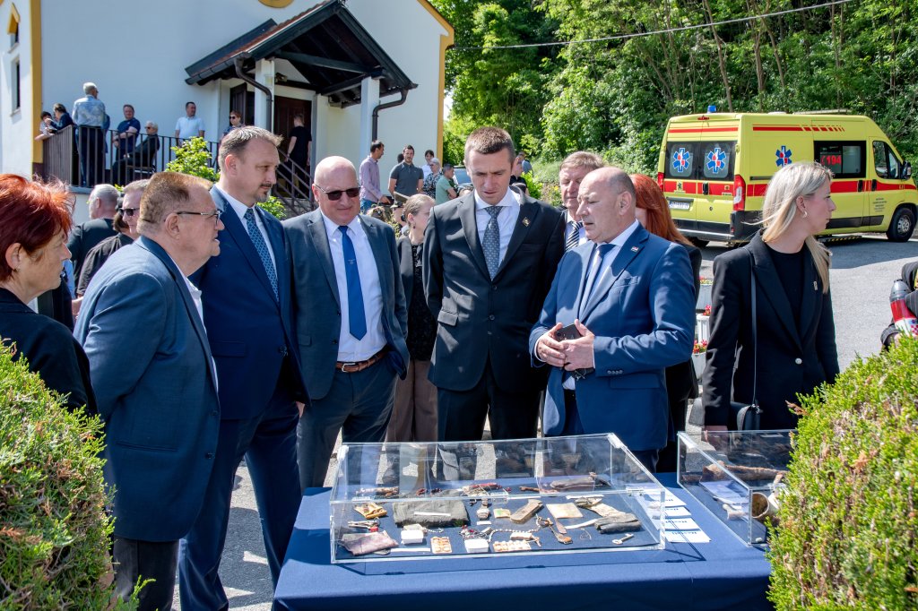 Pokop posmrtnih ostataka 36 žrtava, Možđenec (45)