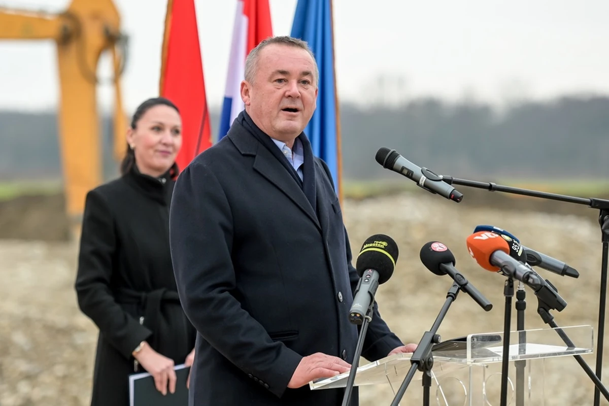 Polaganje_kamena_temeljca (14) – opcina trnovec b 04 Polaganje_kamena_temeljca (14) – opcina trnovec b 04