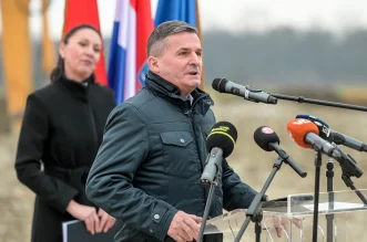 Polaganje_kamena_temeljca (16) – opcina trnovec b 05 Polaganje_kamena_temeljca (16) – opcina trnovec b 05