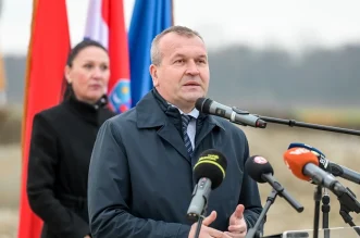 Polaganje_kamena_temeljca (20) – opcina trnovec b 09 Polaganje_kamena_temeljca (20) – opcina trnovec b 09