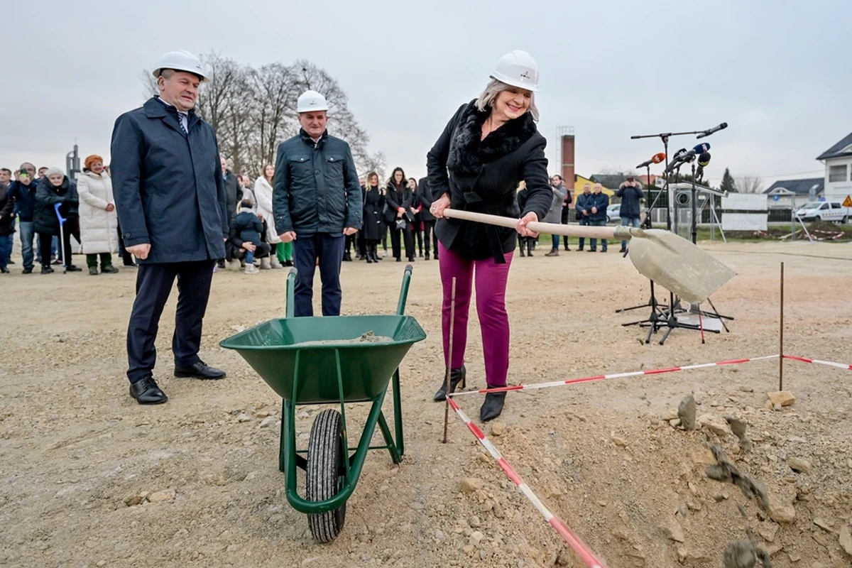 Polaganje_kamena_temeljca (29) – opcina trnovec b 14 Polaganje_kamena_temeljca (29) – opcina trnovec b 14