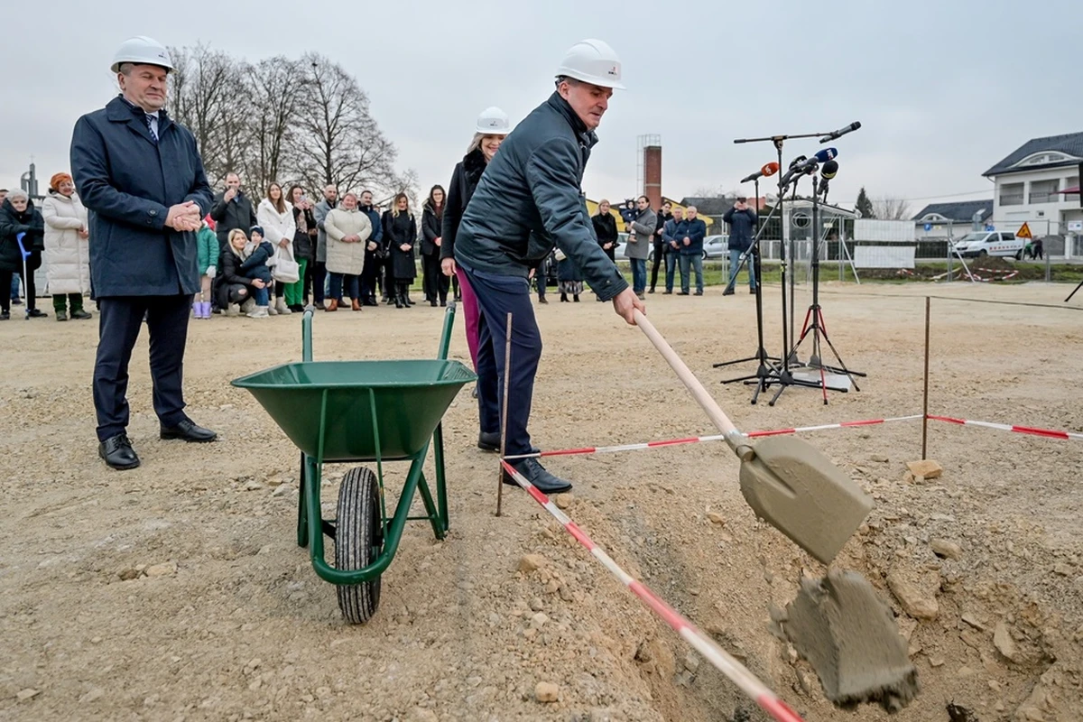 Polaganje_kamena_temeljca (30) – opcina trnovec b 15 Polaganje_kamena_temeljca (30) – opcina trnovec b 15
