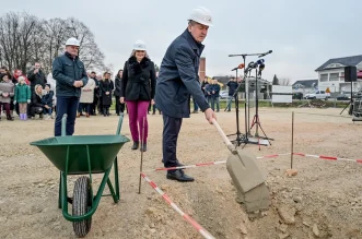 Polaganje_kamena_temeljca (31) – opcina trnovec b 16 Polaganje_kamena_temeljca (31) – opcina trnovec b 16