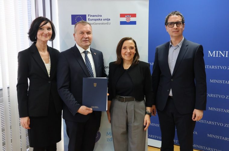 Potpisivanje ugovora (2) Potpisivanje ugovora (2)