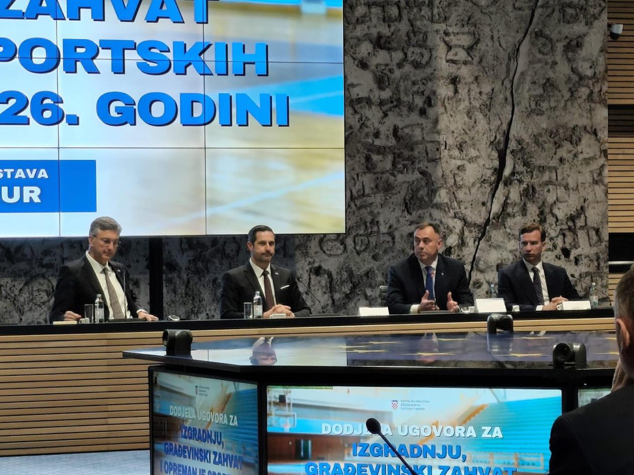 Potpisivanje ugovora (4)