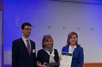 Prof. Vidaček preuzima nagradu Prof. Vidaček preuzima nagradu