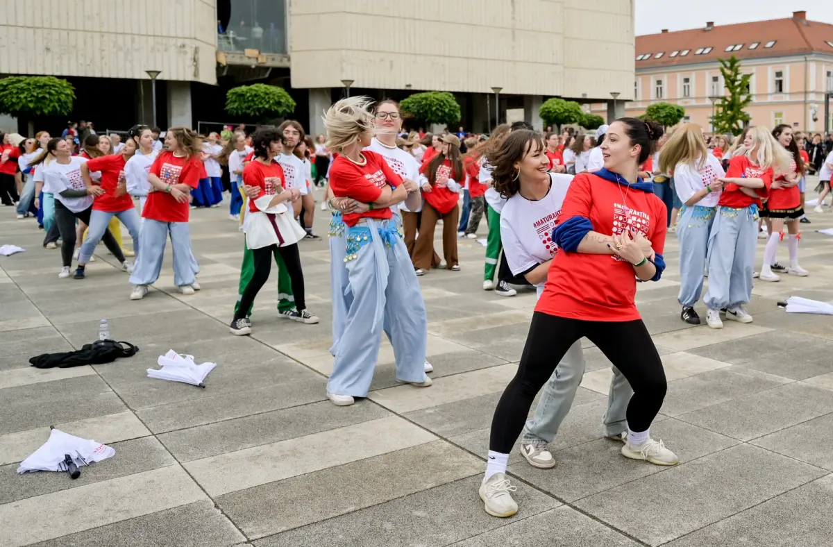 Quadrilla (1) – vz zup Quadrilla (1) – vz zup