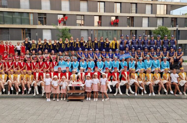 mažoretkinja mažoretkinja